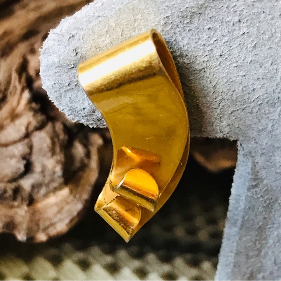 Vintage MCM Costume Gold Tone Geometric Shape Screw Back 1” Earrings - Picture 11 of 12